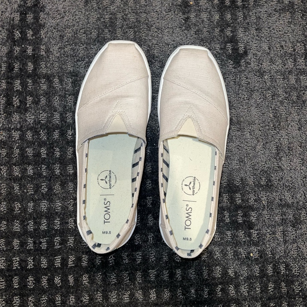 Men’s Toms Slip ons